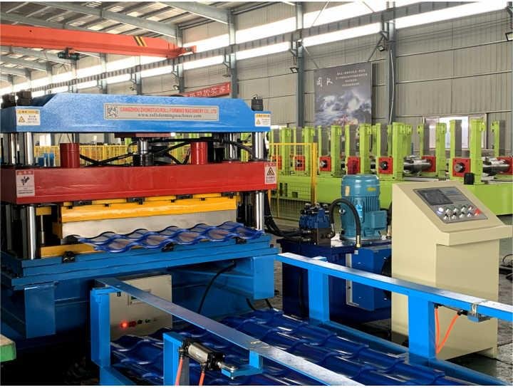 Glazed tile roll forming machine