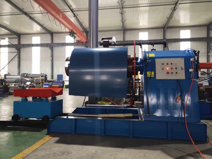 High speed trapezoidal roof sheet roll forming machine