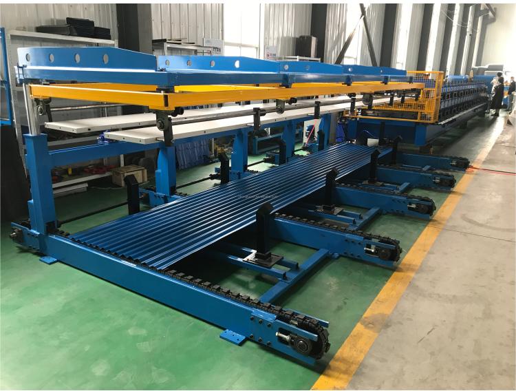 High speed trapezoidal roof sheet roll forming machine