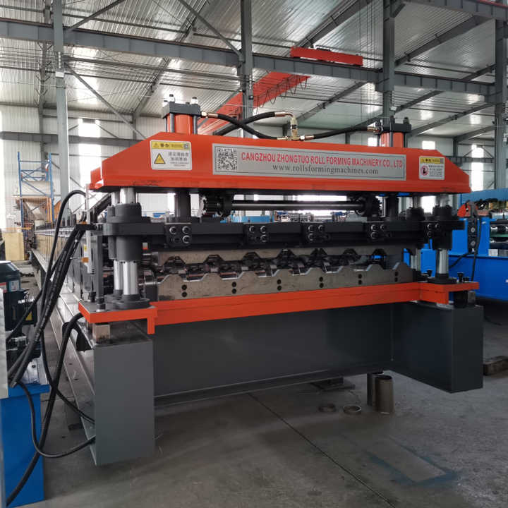 High speed trapezoidal roof tile machine