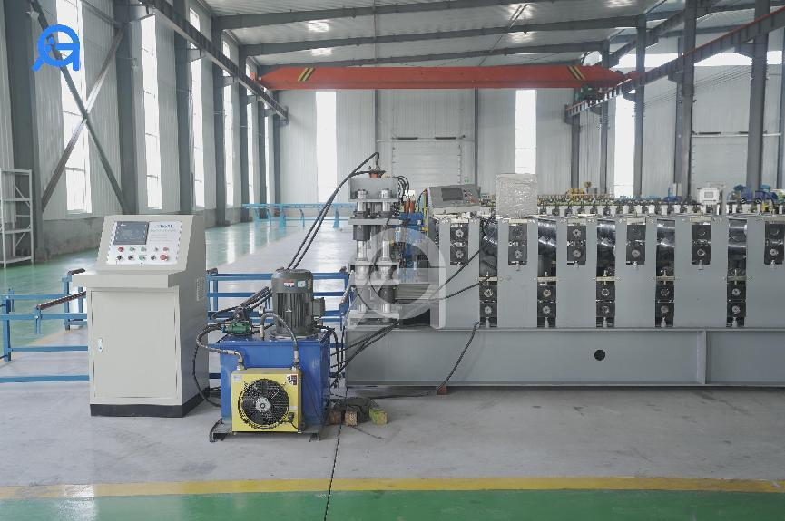 How to judge the quality of glazed roof tile forming machine?